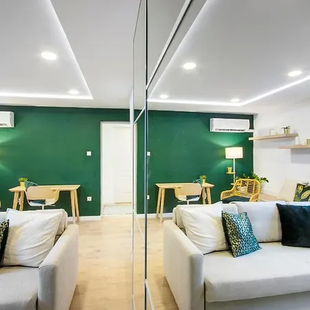 D.five Green Island In The Center Apartment
